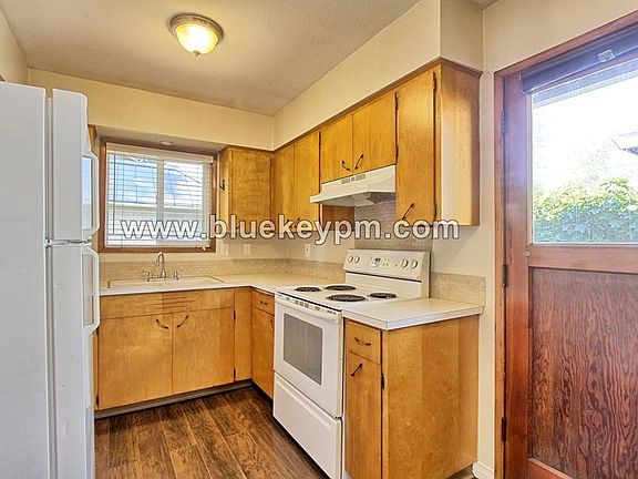 4th image of 612 E 16th St