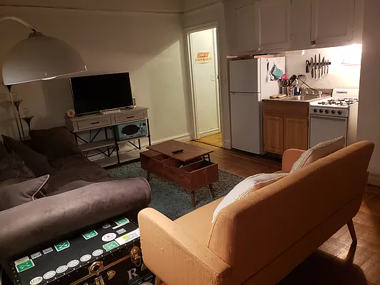 Rented by Akam Sales and Brokerage | media 2