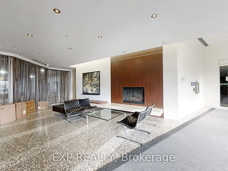 8 York St #2404 — Photo 26