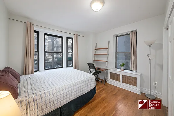 Sold by Flateau Realty | media 18