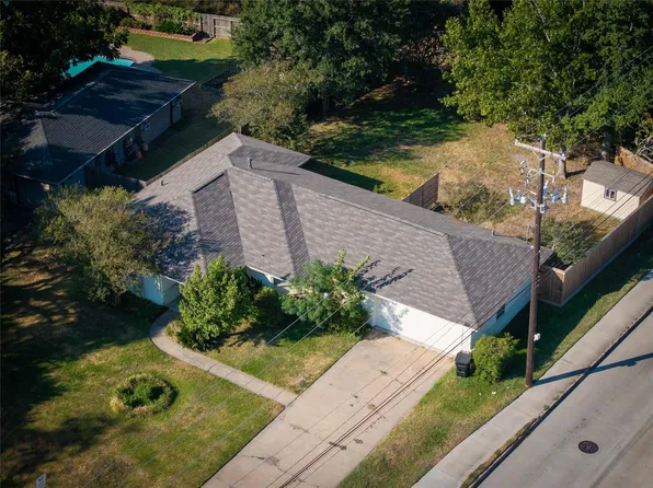 1733 Creek Dr, Houston, TX 77055