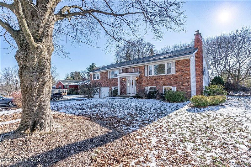 3rd image of 2272 Sweetbrier Road
