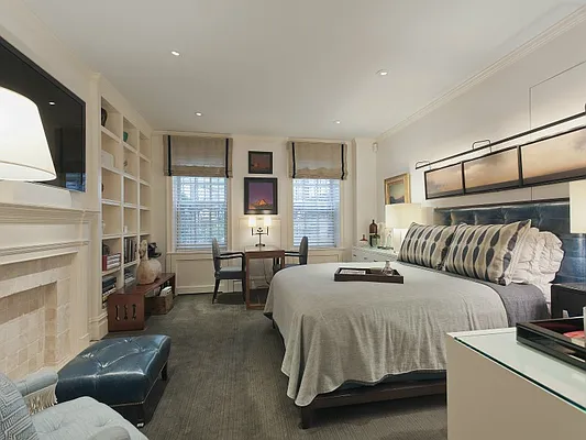 Sold by Sotheby's International Realty | media 9