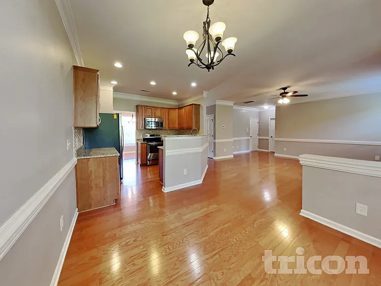 5323 Chandler Oaks Ln — Photo 4