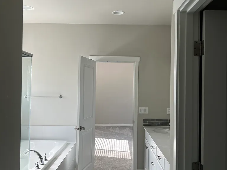 3852 Sentinel Dr — Photo 9