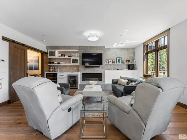 9 Beach Club Dr #104, Stateline, NV 89449