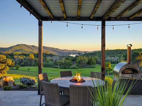 3rd image of 3185 Rattlesnake Rd