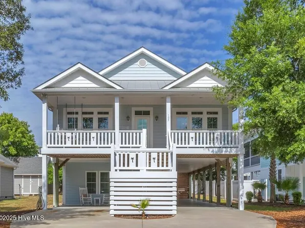 105 NE 25th Street, Oak Island, NC 28465