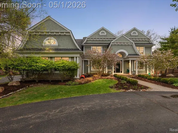 30405 Stonegate Dr, Franklin, MI 48025