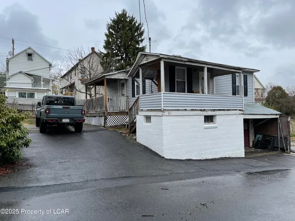 21 Tobin Ln, Edwardsville, PA 18704