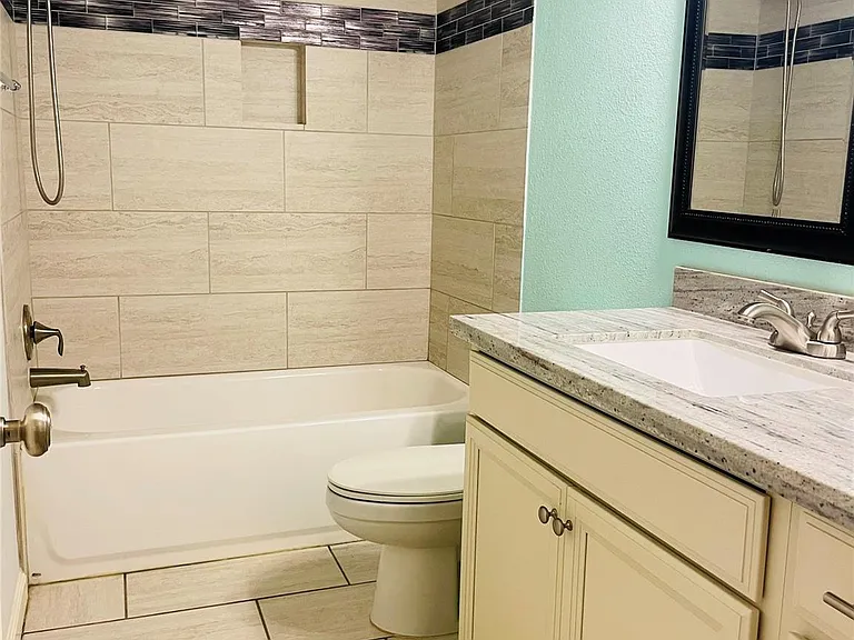 20910 Medallion Pointe Dr — Photo 16
