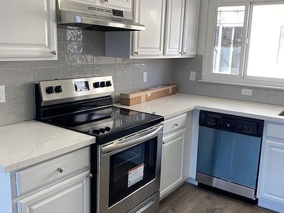 2nd image of 675 Monterey Blvd #6