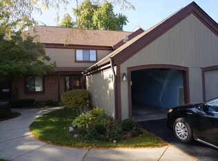 1277 Bristol Ln #M-6, Buffalo Grove, IL 60089