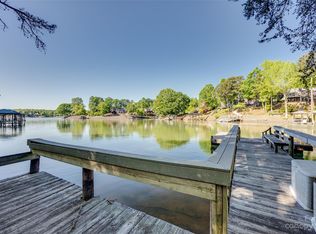 2091 Diamond Head Cir, Tega Cay, SC 29708