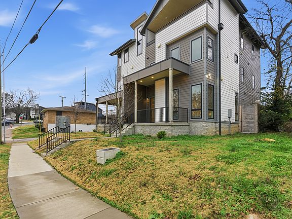 4th image of 807 32nd Ave N #1