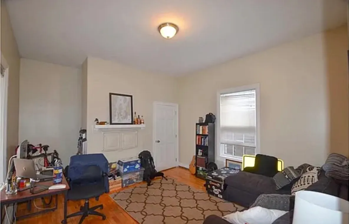 3 bed, 1.5 bath, 1500 sqft, $3,000 — Photo 2