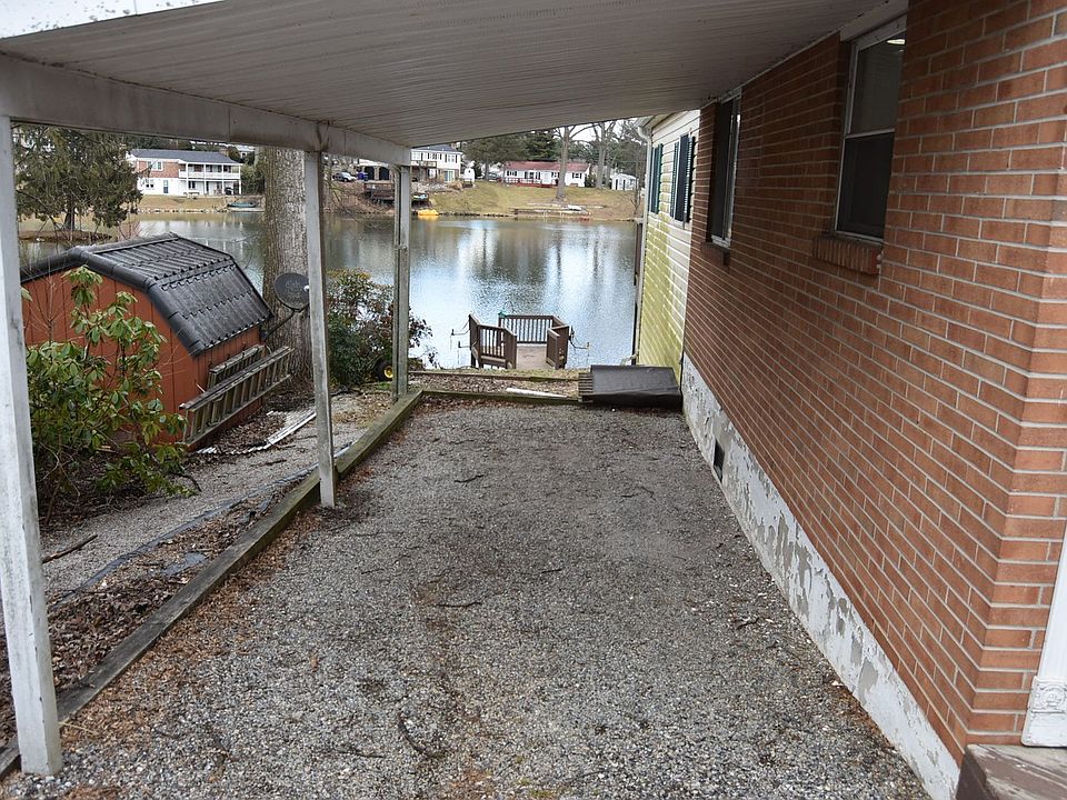 2nd image of 15720 Magnolia Dr