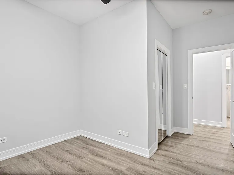 6035-6045 N Winthrop Ave #1055-1067 — Photo 112