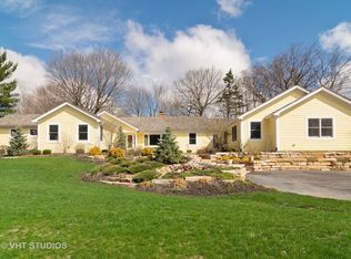 2140 Baldwin Rd, Inverness, IL 60067