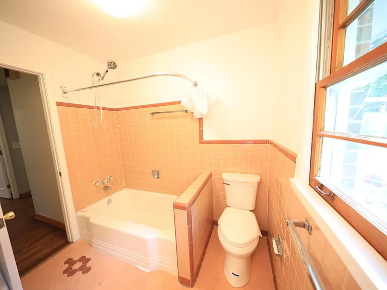 684 Valley Rd — Photo 5
