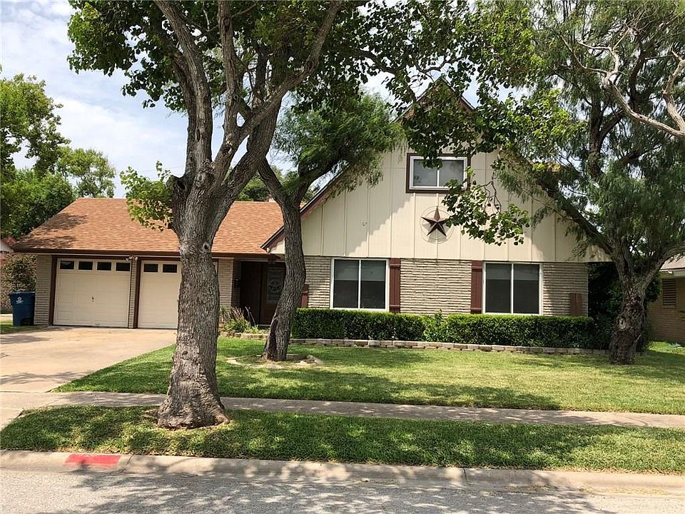 1st image of 105 Blanco Dr