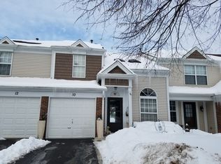 10 Marion Ln #10, Streamwood, IL