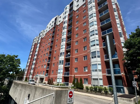 30 Chapman Ct #607, London, ON N6G 4Y4