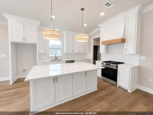 10455 Eastlake Dr, Denham Springs, LA 70726