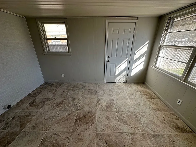 3609 S Lamar St — Photo 20