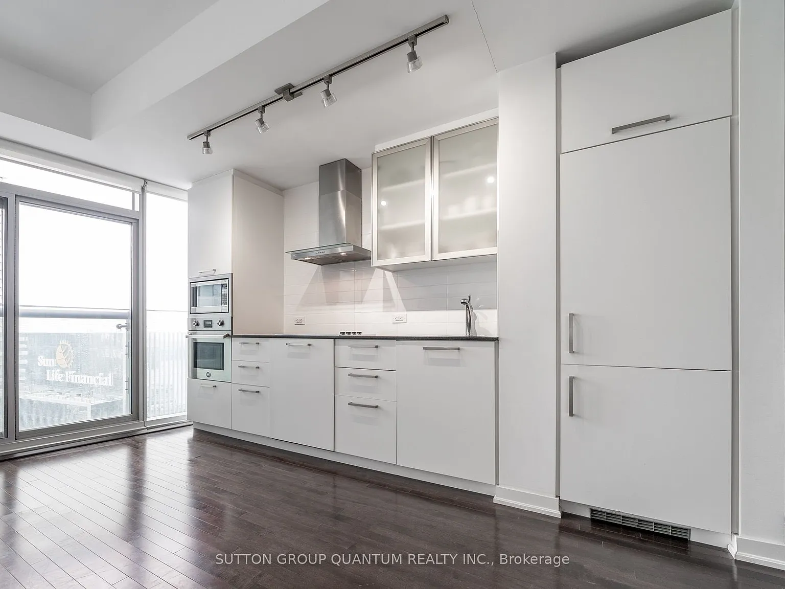 The Ice Condominiums - South Tower — Photo 3