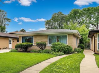821 Long Rd, Glenview, IL 60025
