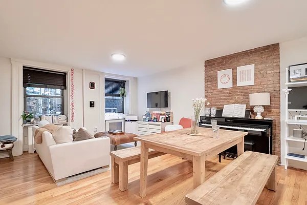 Rented by KYLM, LLC | media 1