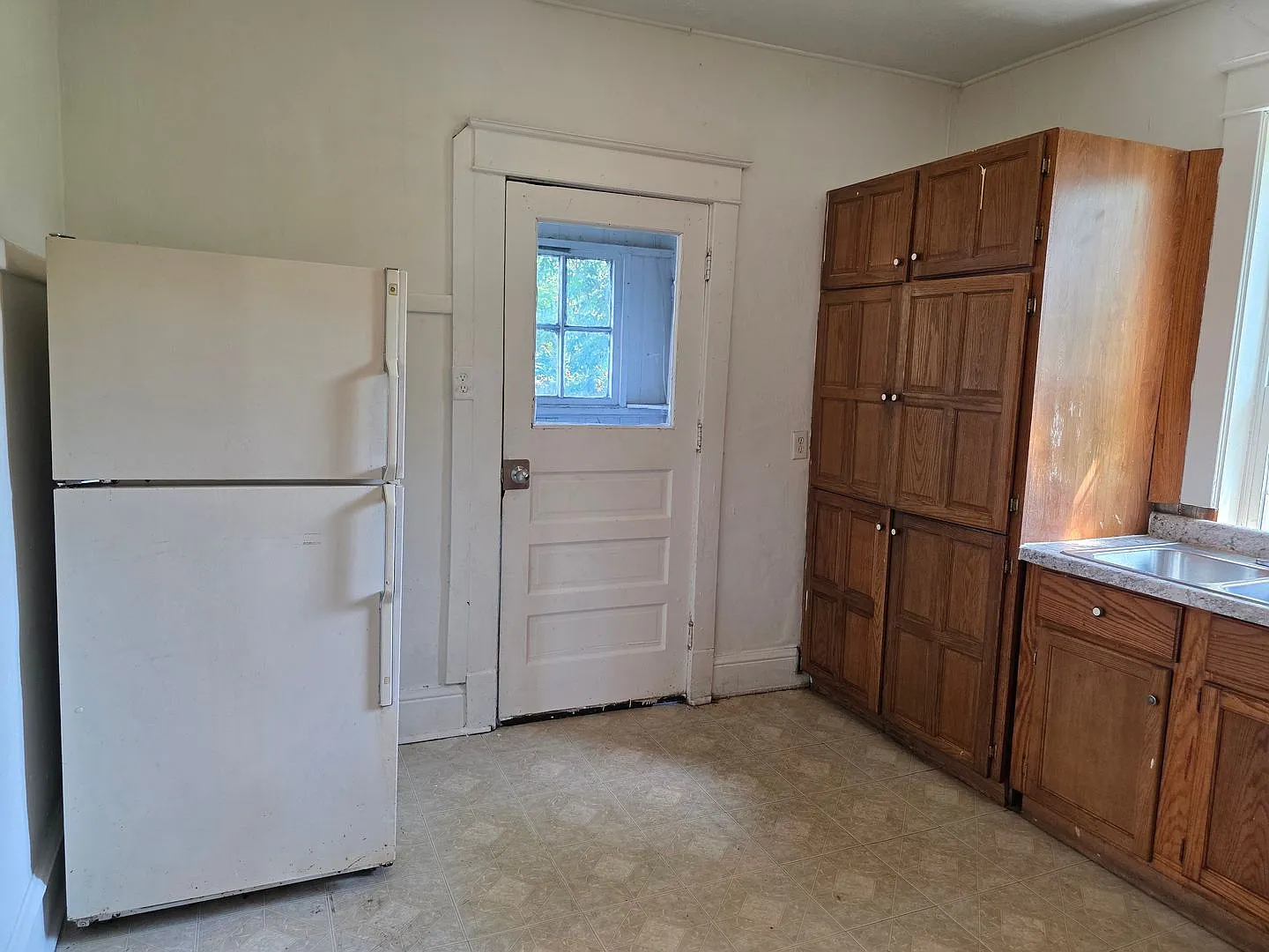 3-Bedroom, 1-Bathroom Home RSVP Code Certified Accepting Section 8 — Photo 3