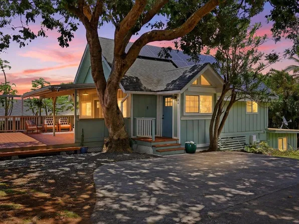 16 Makani Rd, Makawao, HI 96768
