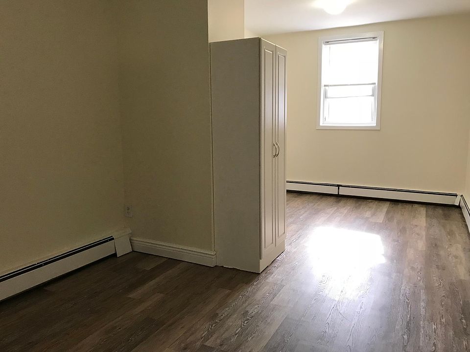 1st image of 774 W Beech St APT 1