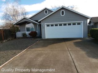 408 Jennah Ln, Medford, OR 97501