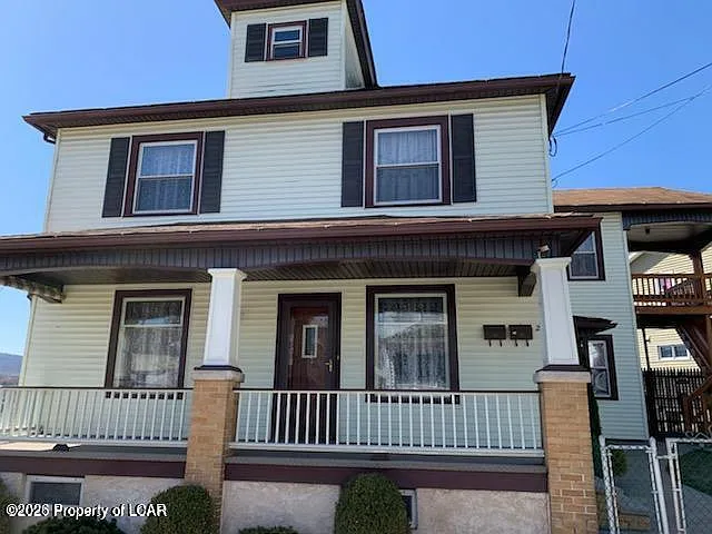 210 Fairchild St #2