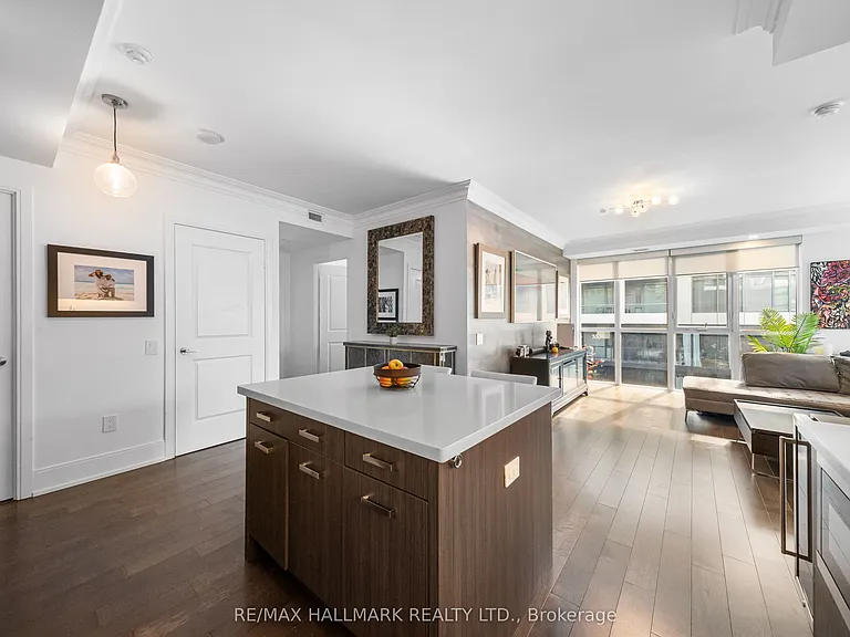 560 Front St W #1105 — Photo 9
