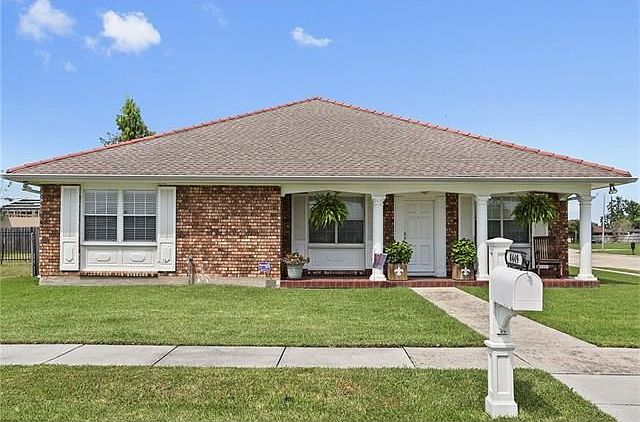 1st image of 8449 Fairfax Dr