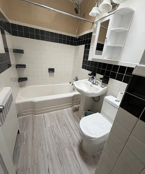 1203 Fanshawe St — Photo 6
