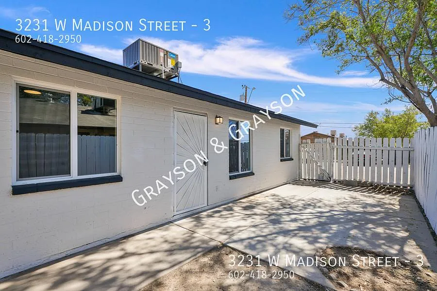 Building Photo - 3231 W Madison St #3