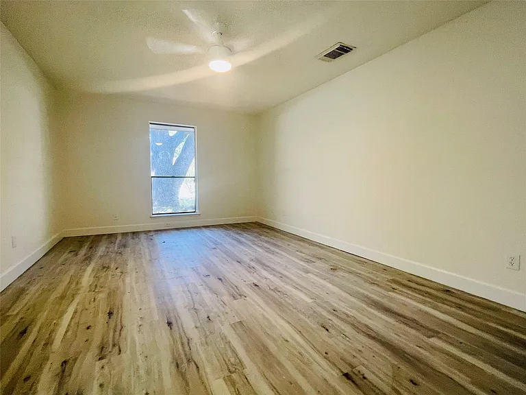 3014 Edgewood Dr — Photo 12