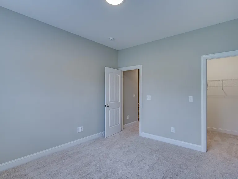 60 Kingsly Dr — Photo 30