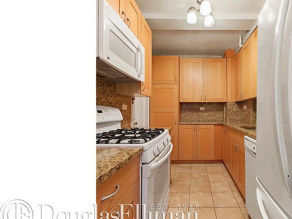 3rd image of 230 W End Ave APT 2G