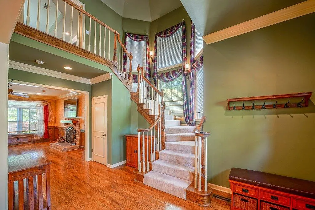 4 bed, 3800 sqft, $2,900 — Photo 2