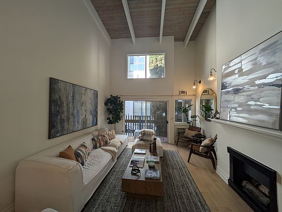3rd image of 11954 Goshen Ave #2040