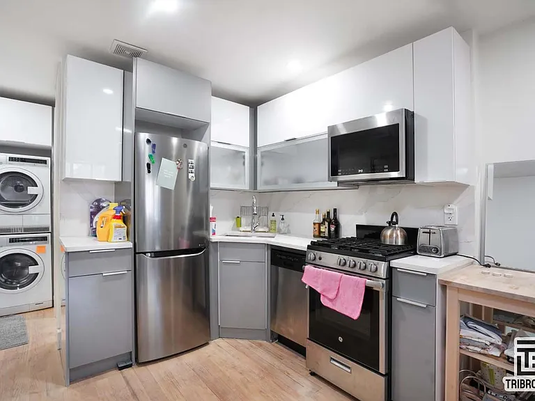 403 E 77th St #5 — Photo 3