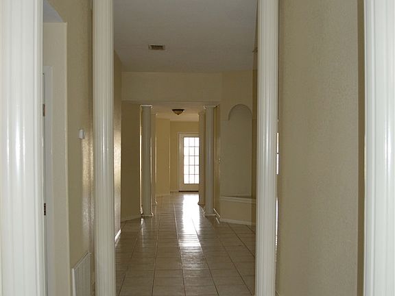 3rd image of 1442 Los Ebanos Dr