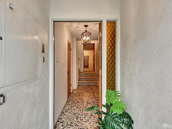 3rd image of 206 Somerset St