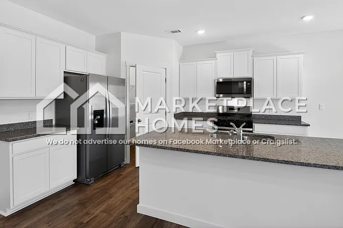 3220 Highline Dr — Photo 8